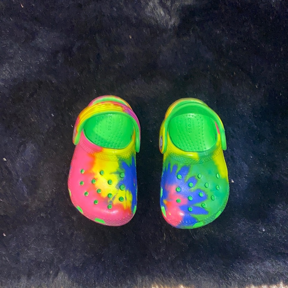 Little girls size 4 crocs
